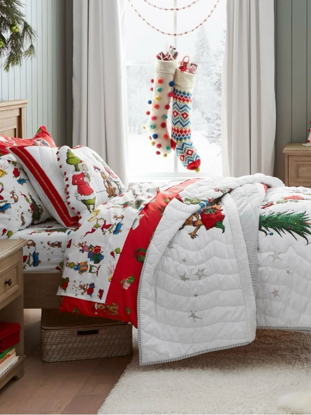 Dr. Seuss’s The Grinch™ & Max™ Sheet Set size Queen. New
